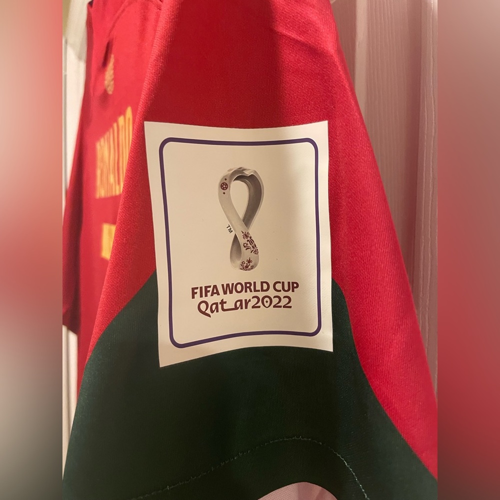 Men’s Ronaldo 2022 WC Portugal Jersey - Picture 4 of 6